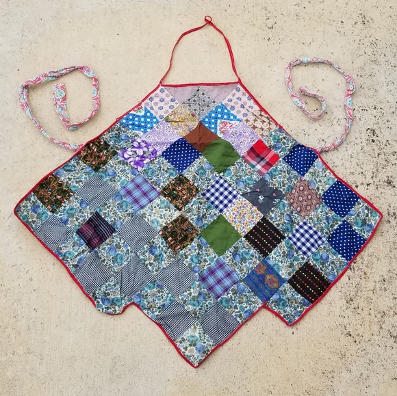 Vintage patchwork apron - Picture 2 of 7